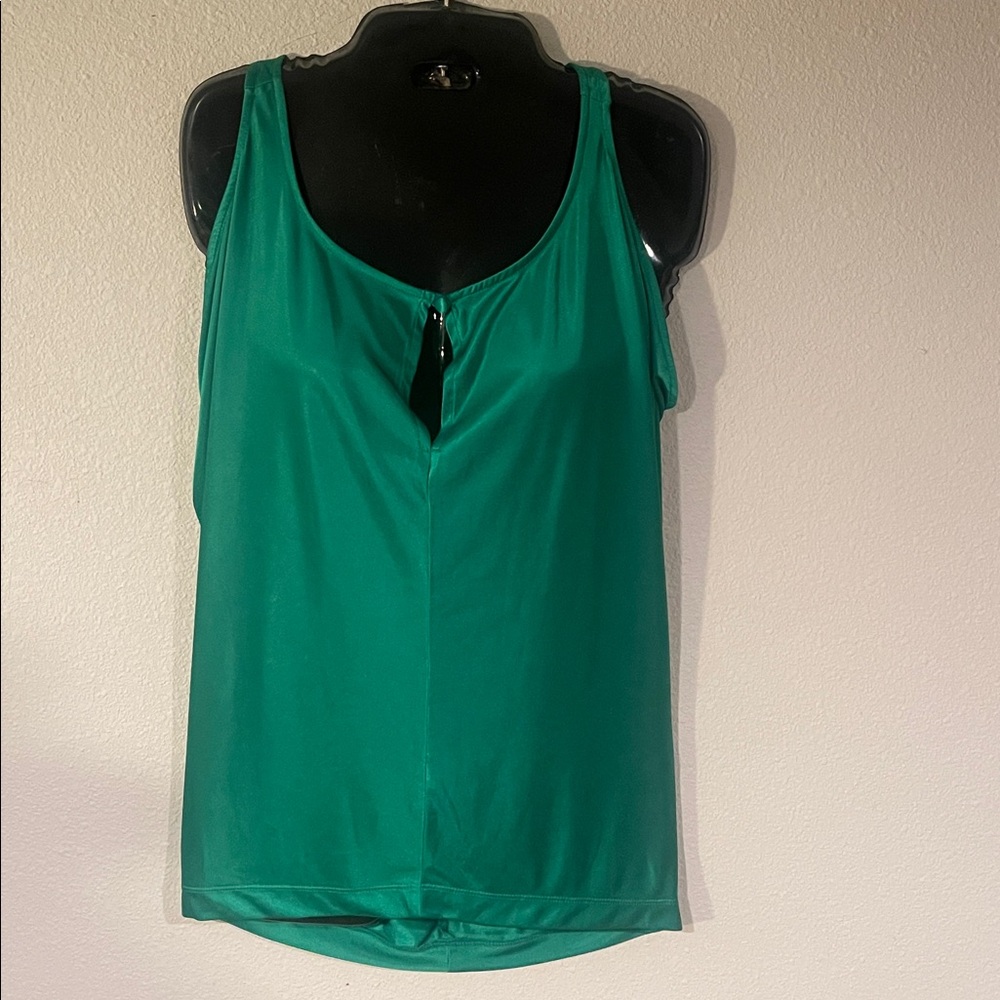 Bisou Bisou Tank Top Green Satin Minimalist Elegant Quiet Luxury Old Money Boho